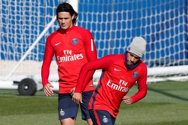 Os jogadores Cavani e Neymar durante treino do Paris Saint-Germain no CT de Ooredoo, na capital francesa - 21/09/2017 Os jogadores Cavani e Neymar durante treino do Paris Saint-Germain no CT de Ooredoo, na capital francesa - 21/09/2017
