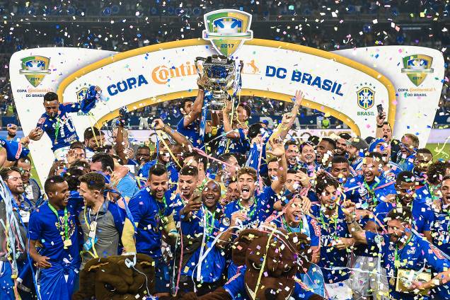 Jogadores do Cruzeiro comemoram o título de campeão da Copa do Brasil. O Cruzeiro é pentacampeão da Copa do Brasil - 28/09/2017 Jogadores do Cruzeiro comemoram o título de campeão da Copa do Brasil. O Cruzeiro é pentacampeão da Copa do Brasil - 28/09/2017