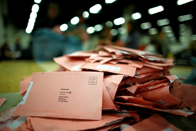 Contagem dos votos das eleições gerais da Alemanha, em Colônia