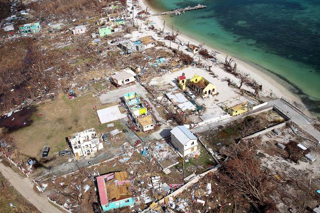 Vista aérea da costa de Tortola, nas Ilhas Virgens Britânicas, destruída após a passagem do furacão Irma - 11/09/2017