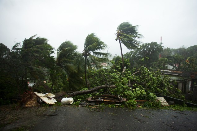 Furacão Maria atinge a cidade de Petit-Bourg na ilha francesa do Caribe de Guadalupe. A tempestade chegou à categoria 5, considerada potencialmente catastrófica, e atingiu outras ilhas caribenhas como Dominica, em Porto Rico - 19/09/2017