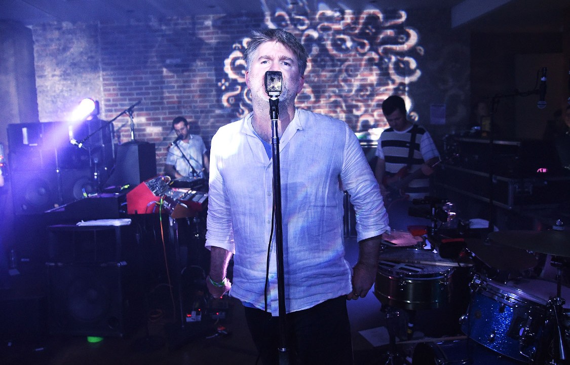 James Murphy, da banda LCD Soundsystem, durante show em Nova York