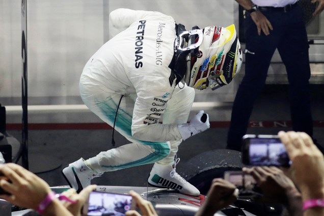 O britânico Lewis Hamilton (Mercedes) venceu o Grande Prémio de Singapura e aumentou para 28 pontos a vantagem sobre o alemão Sebastian Vettel - 17/09/2017
