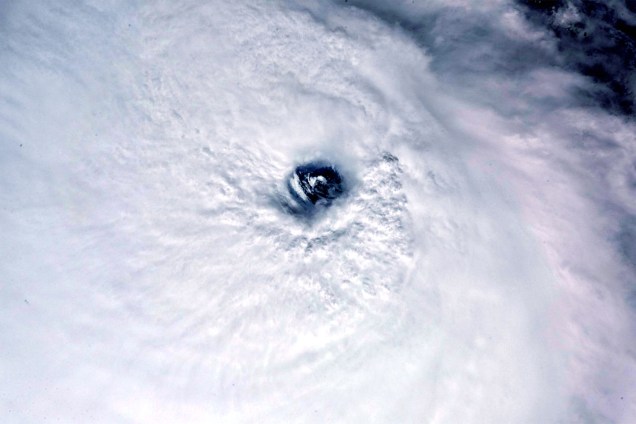 Imagem feita pelo astronauta italiano Paolo Nespoli, da Estação Espacial Internacional, mostra o olho do furacão José visto do espaço - 11/09/2017