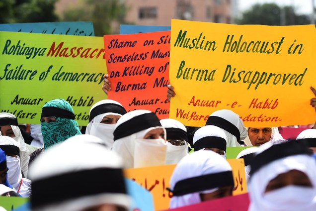 Estudantes protestam contra a violência cometida pelo governo do Mianmar contra muçulmanos, em Karachi, no Paquistão - 25/09/2017
