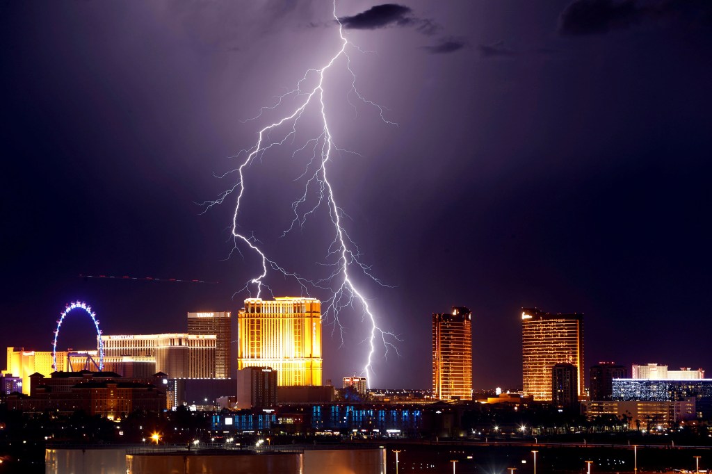 Imagens do dia - Tempestade em Las Vegas