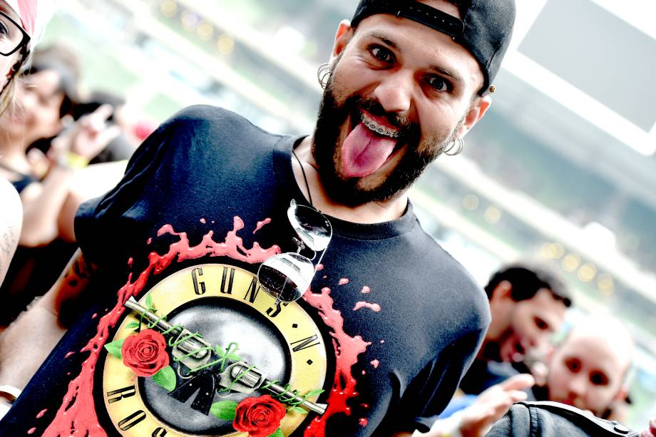 Público aguarda show da banda Guns'n'Roses no último dia do festival São Paulo Trip, no Allianz Parque