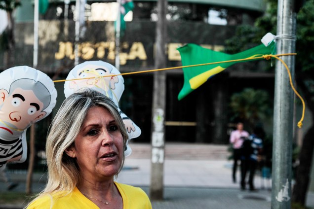 Movimentação em frente à sede da Justiça Federal do Paraná um dia antes da audiência com o ex-presidente Luiz Inácio Lula da Silva - 12/09/2017