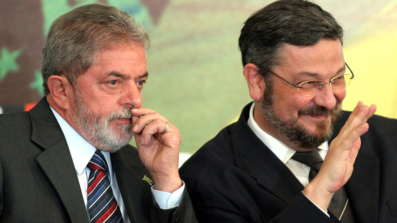 O ex-presidente Luiz Inácio Lula da Silva e o ex-ministro Antonio Palocci - 27/03/2006