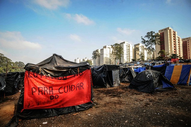 Ocupação do Movimento dos Trabalhadores Sem Teto (MTST) em um terreno em São Bernardo do Campo