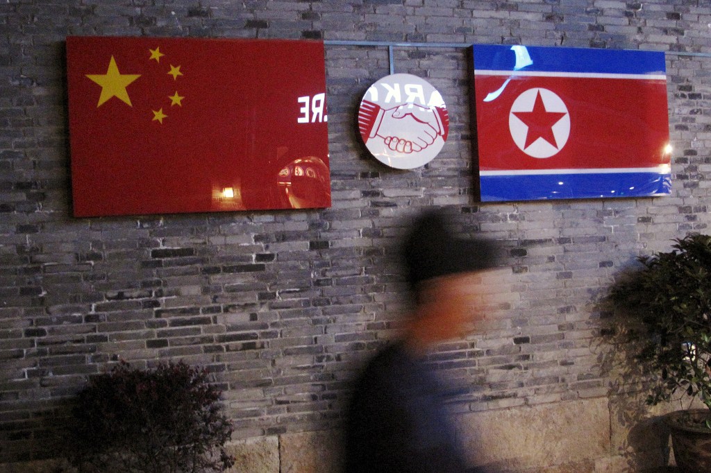 Bandeira da China e da Coreia do Norte