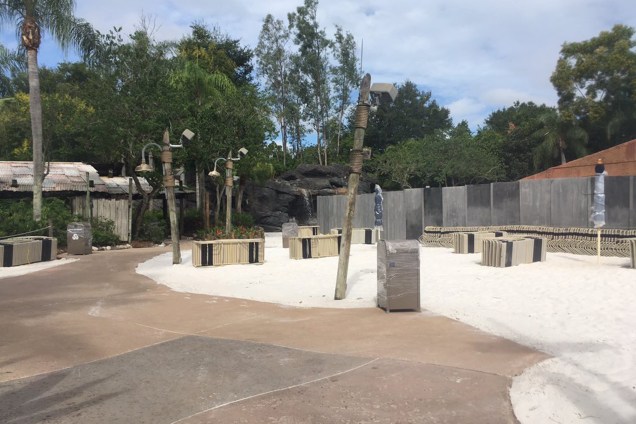 Preparativos nos parques da Disney para a chegada do Furacão Irma