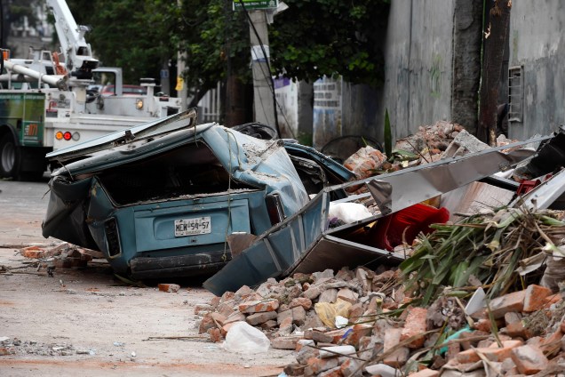 Na madrugada desta sexta-feira um terremoto sacudiu as terras mexicanas, com 8,2 graus na escala Richter, o presidente do país afirmou ter sido o maior terremoto sofrido no último século
