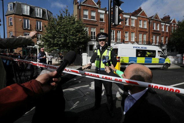 O vice-conselheiro da British Transport Police, Adrian Hanstock, faz uma declaração à imprensa após o incidente com um explosivo na estação de metro Parsons Green de Londres, na Grã-Bretanha - 15/09/2017