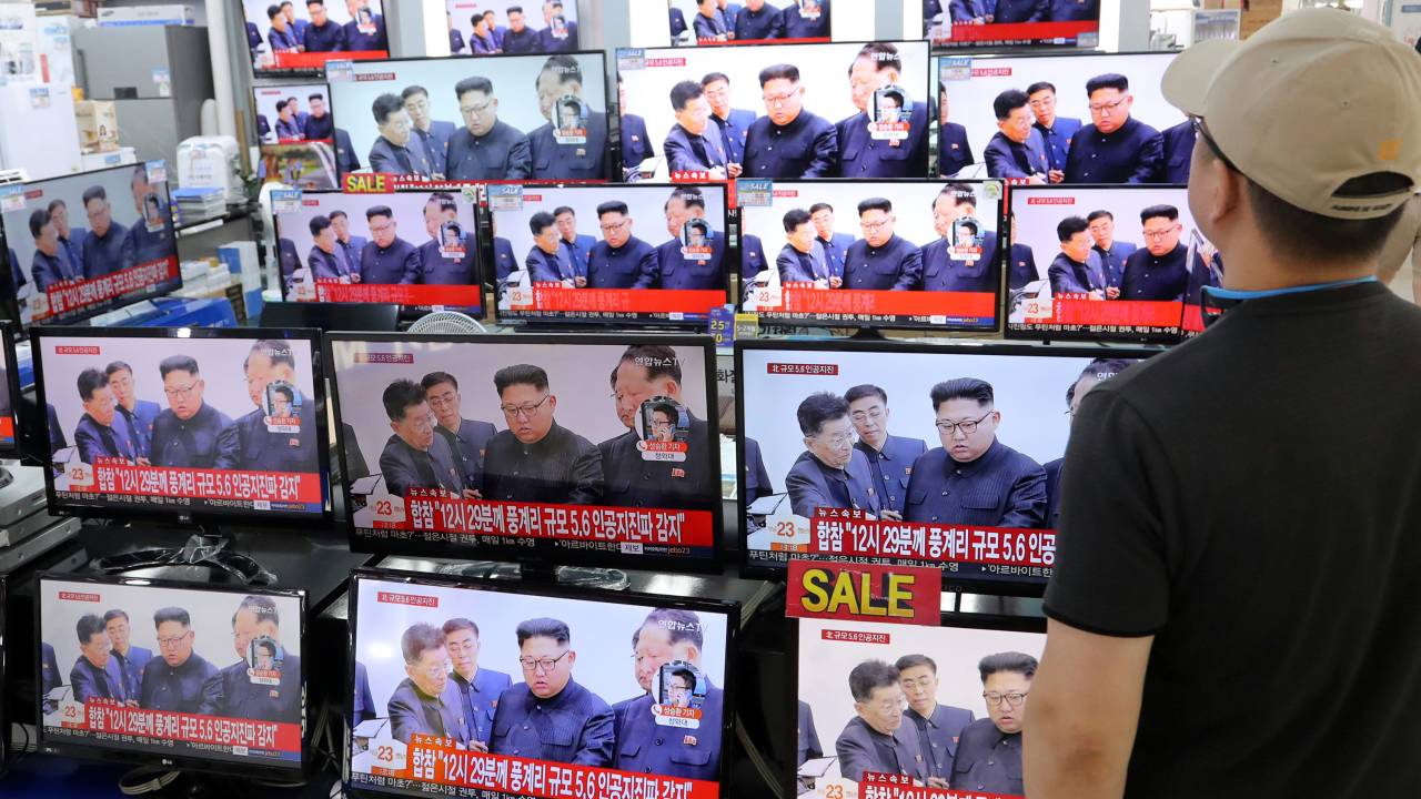 Loja de tv em Seul mostra Kim Jong Un