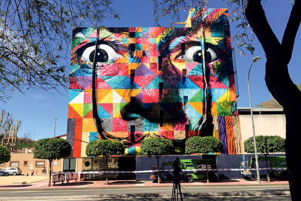 Escala colossal – Mural de Salvador Dalí na Espanha