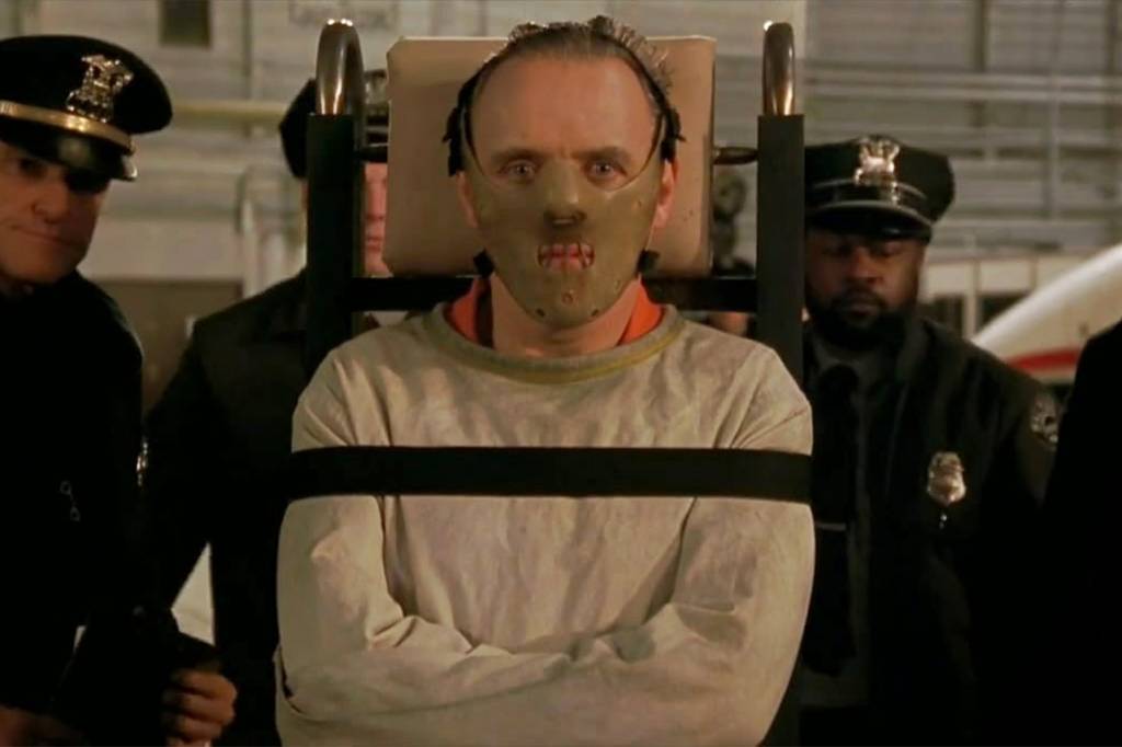 Anthony Hopkins como Hannibal em cena do filme 'O Silêncio dos Inocentes' (1991)