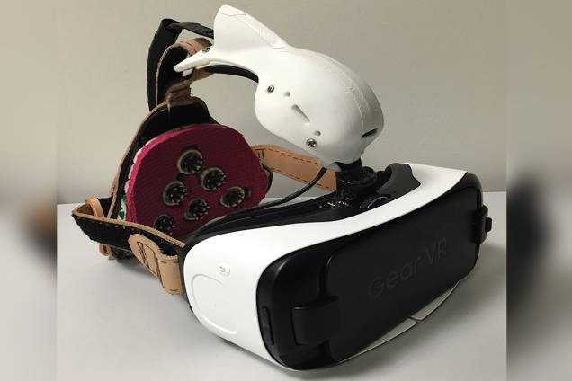 Primeiro protótipo do óculos, que utiliza a tecnologia de realidade virtual, o Samsung VR.