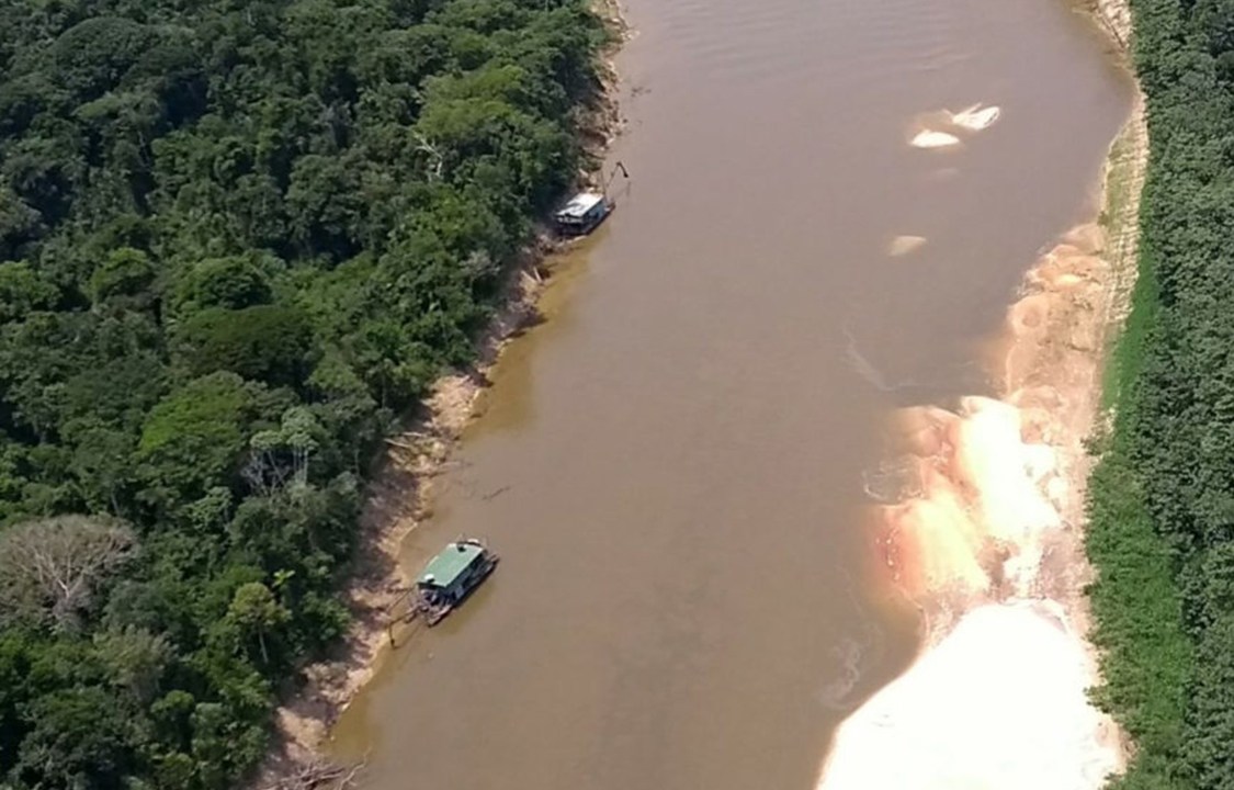 Operação no rio Jandiatuba, no Vale do Javari, contra garimpo em terra indígena