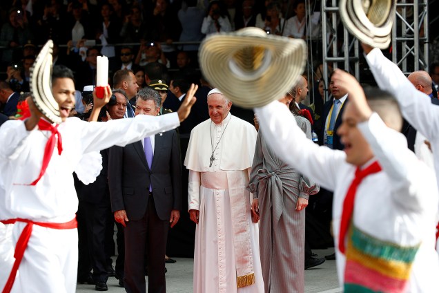 O papa Francisco chega em Bogotá para uma visita pastoral de cinco dias à Colômbia - 06/09/2017