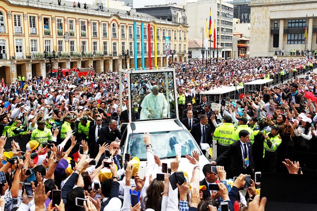 O Papa Francisco chega para uma cerimônia no palácio presidencial em Bogotá, na Colômbia - 07/09/2017