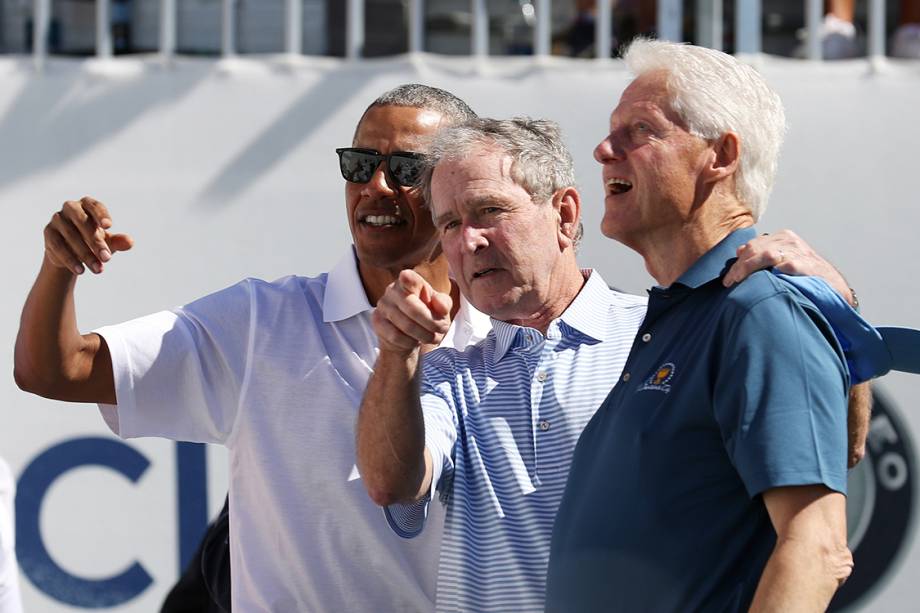 Ex-presidentes dos Estados Unidos, Barack Obama, George W. Bush e Bill Clinton, durante a Copa dos Presidentes, evento de golfe que acontece em Jersey City, New Jersey