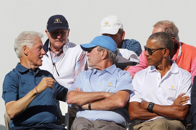 Ex-presidentes dos Estados Unidos, Barack Obama, George W. Bush e Bill Clinton, durante a Copa dos Presidentes, evento de golfe que acontece em Jersey City, New Jersey