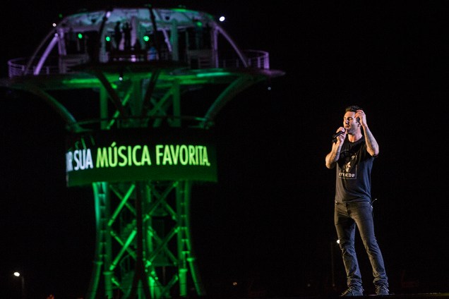 A banda Maroon 5, liderada por Adam Levine no Palco Mundo durante o primeiro dia de Rock in Rio - 15/09/2017