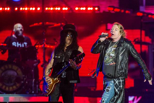 Axl Rose e Slash do Guns N' Roses se apresentam no palco Mundo durante o sexto dia da sétima edição do Rock In Rio realizada no Parque Olímpico do Rio de Janeiro, RJ - 23/09/2017