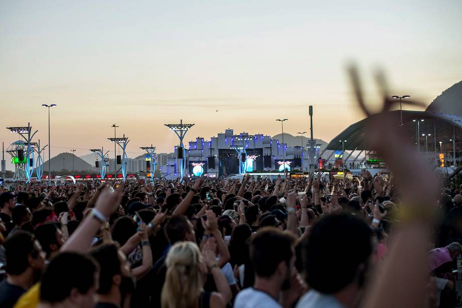 Movimentação de pessoas no Rock in Rio, o quarto dia do festival realizado no Parque Olímpico, na Barra da Tijuca, zona oeste da cidade - 21/09/2017