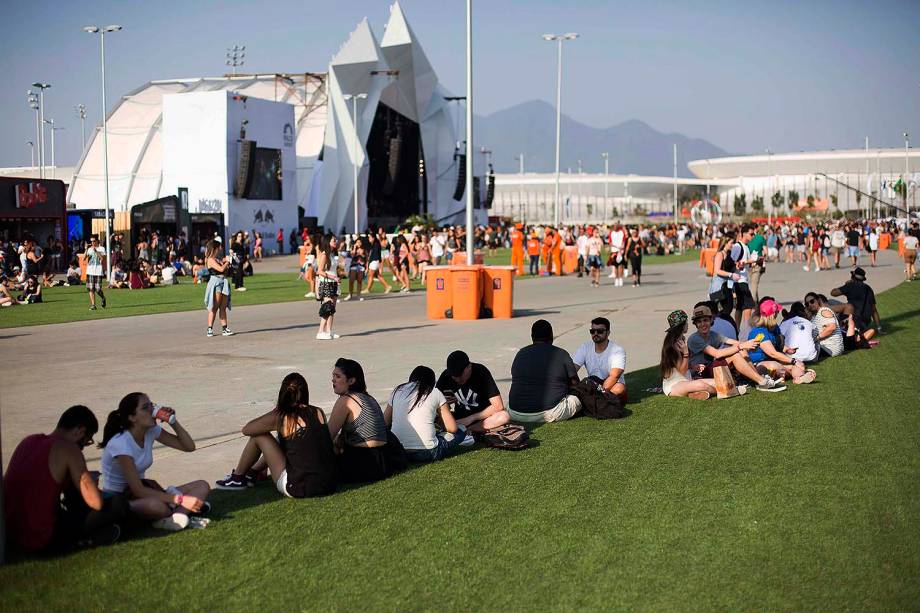 Movimentação do público no segundo dia do Rock in Rio no Parque Olímpico no Rio de Janeiro - 16/09/2017