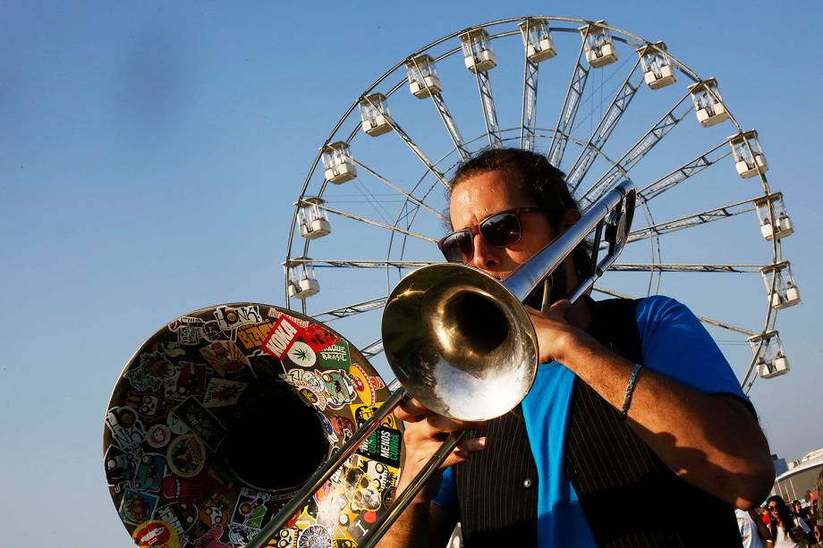 Movimentação do público no segundo dia do Rock in Rio no Parque Olímpico no Rio de Janeiro - 16/09/2017