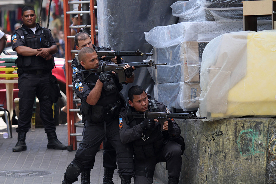 Confrontos Entre Pm E Bandidos Deixam 3 Mortos E 4 Feridos No Rio Veja