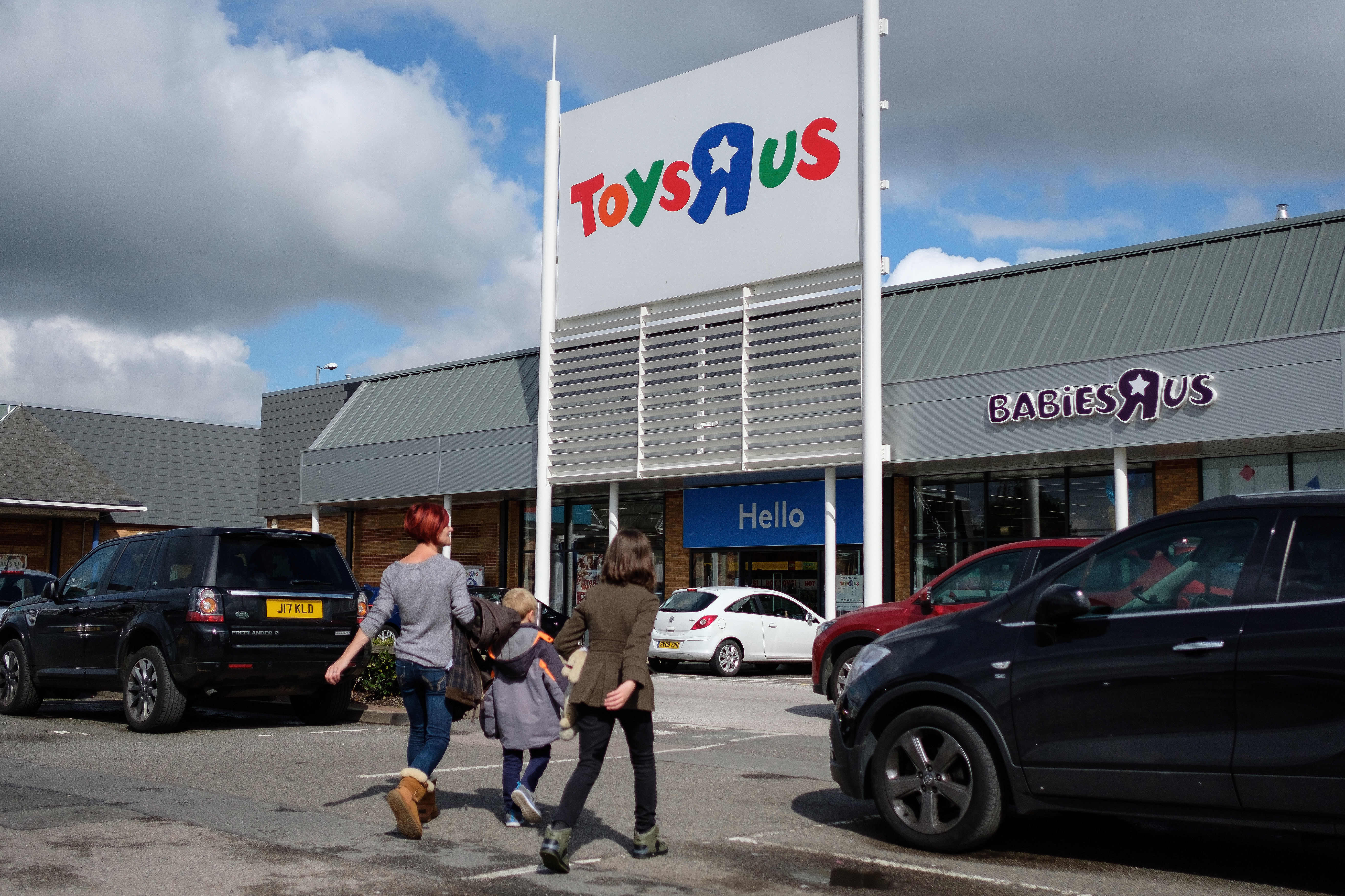 Fundador da Toys 'R' Us morre após plano de fechar lojas