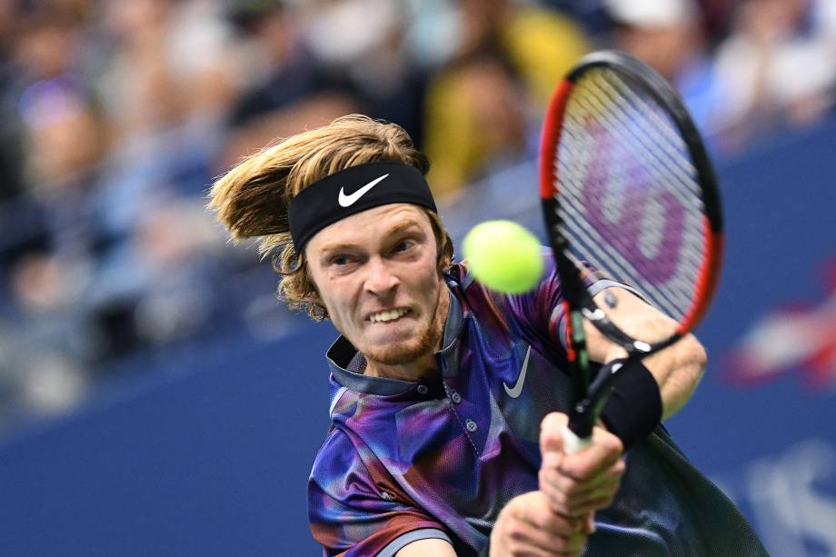 O russo Andrey Rublev durante partida contra o espanhol Rafael Nadal, pelas quartas de final do US Open, em Nova York