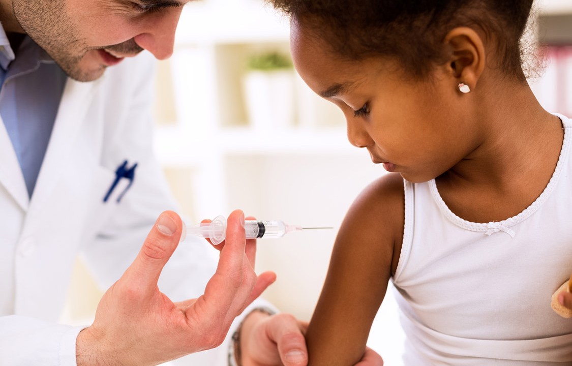 Em outros países, crianças menores de 12 anos já são vacinadas