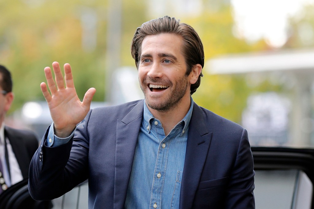 Jake Gyllenhaal chega na coletiva de imprensa do filme Stronger, no Festival de Cinema de Zurique, na Suíça