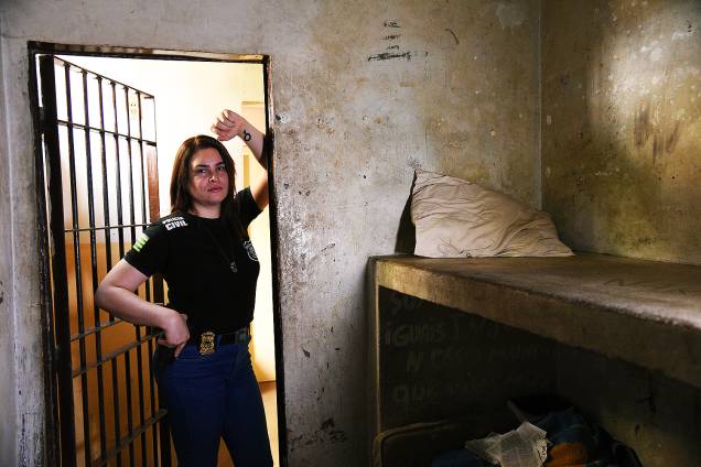 A delegada da mulher Laura de Castro Teixeira, 36 anos. A delegada da mulher Laura de Castro Teixeira, 36 anos.