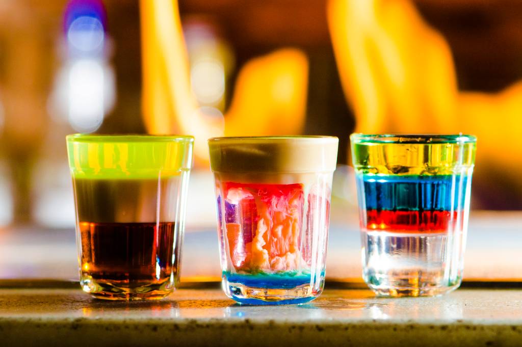 Os melhores bares para curtir a happy hour em Curitiba