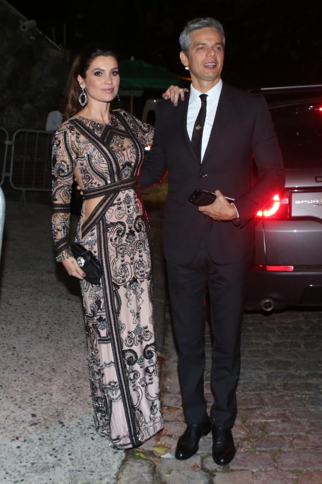 Flávia Alessandra e o marido Otaviano Costa no casamento da modelo Michelle Alves, no Rio de Janeiro