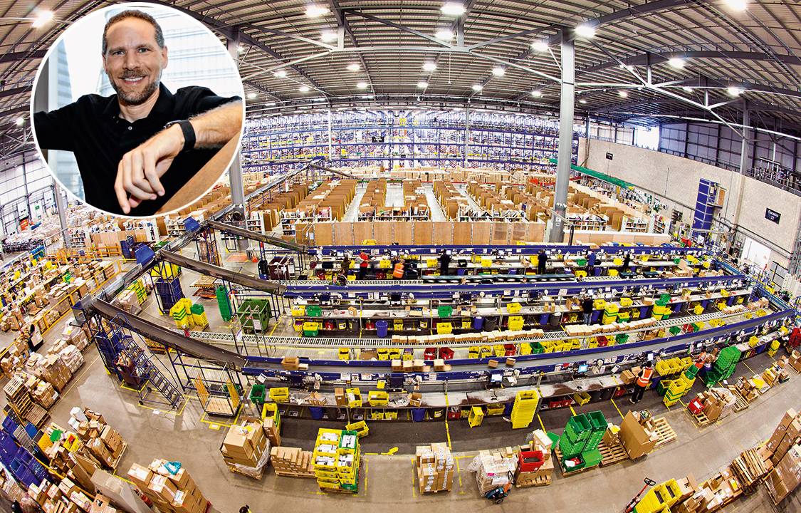 3 November 2010-Amazon fulfilment centre at Marston Gate, Ridgmont, Bedfordshire. ©Bob Johns / UNP 01274 4122223 November 2010-Amazon fulfilment centre at Marston Gate, Ridgmont, Bedfordshire. ©Bob Johns / UNP 01274 412222