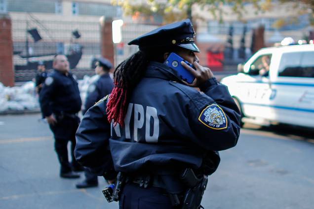 Polícia faz isolamento após motorista invadir ciclovia em Nova York - 31/10/2017