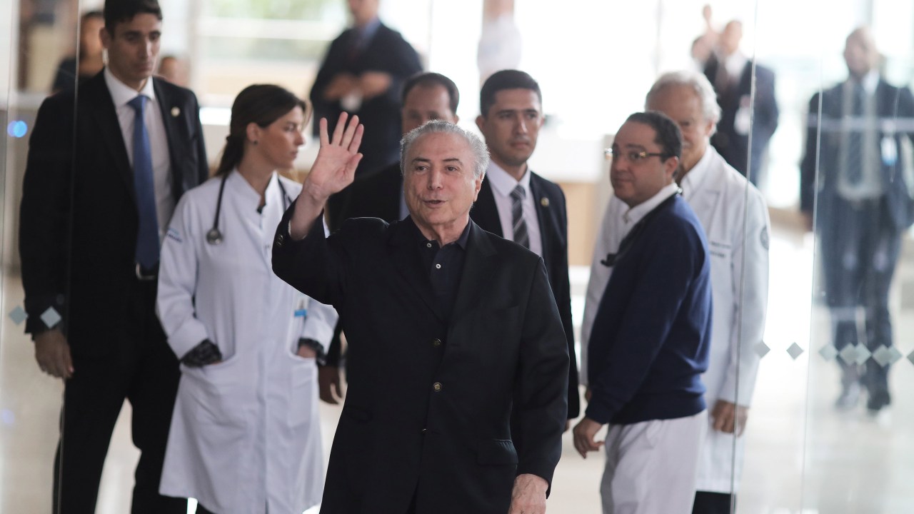 Michel Temer deixa o hospital em São Paulo