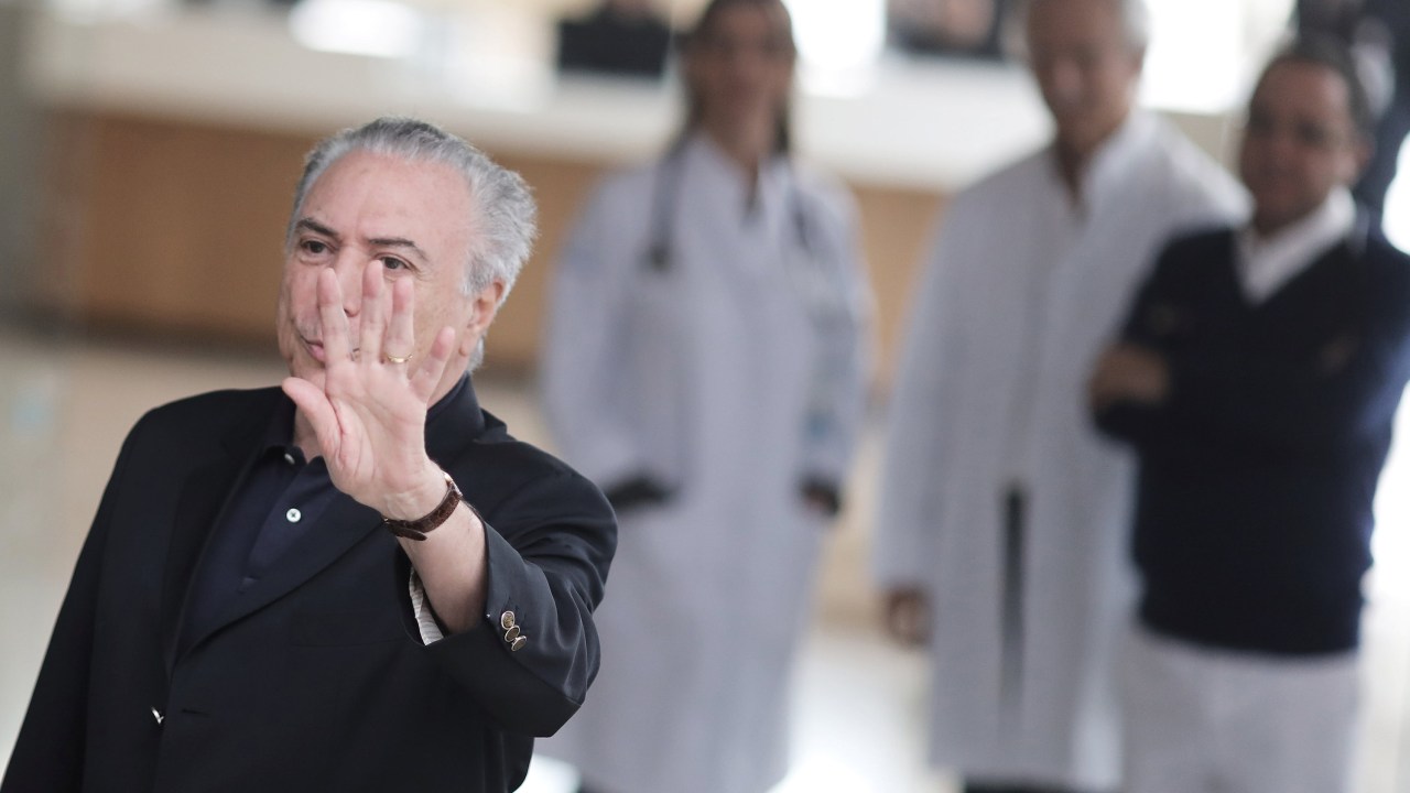 Michel Temer deixa o hospital em São Paulo