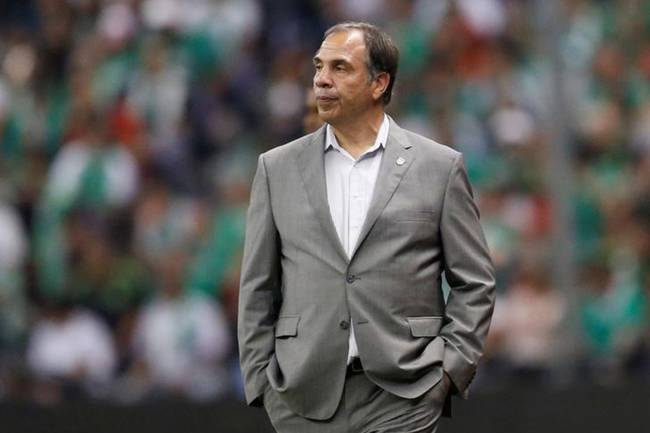 Bruce Arena deixa comando da seleção masculina de futebol dos EUA