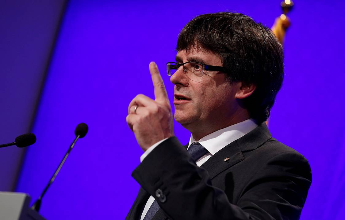 Presidente da Catalunha, Carles Puigdemont, durante coletiva de imprensa no Palácio Generalitat, em Barcelona