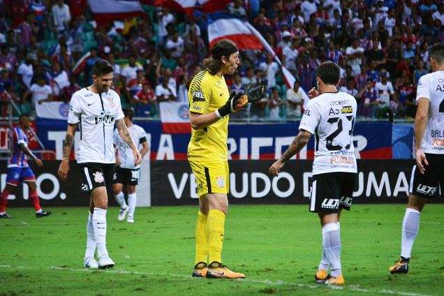O goleiro Cássio lamentando o gol sofrido durante partida entre Bahia e Corinthians, na Arena Fonte Nova em Salvador, BA - 15/10/2017