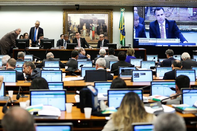 Brasília - Comissão de Constituição e Justiça e de Cidadania (CCJ), realiza sessão para  discutir o parecer sobre a denúncia contra o presidente da República, Michel Temer, e os ministros Eliseu Padilha  e Moreira Franco  - 17/10/2017