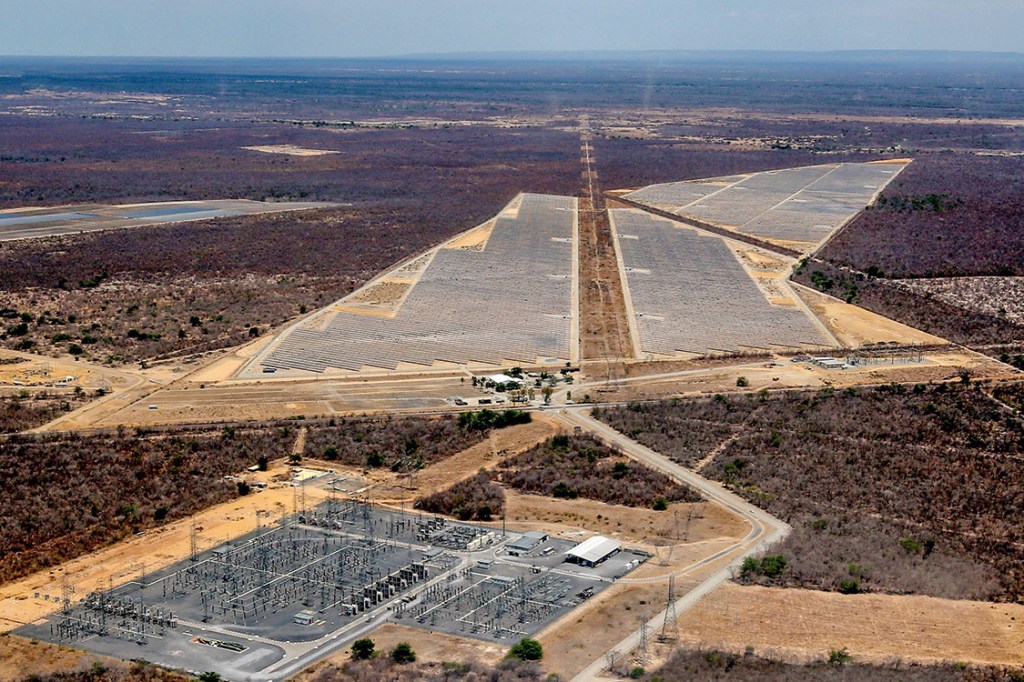 Placas solares - A italiana Enel construiu na Bahia o maior parque fotovoltaico do país: energia para até 166 000 lares