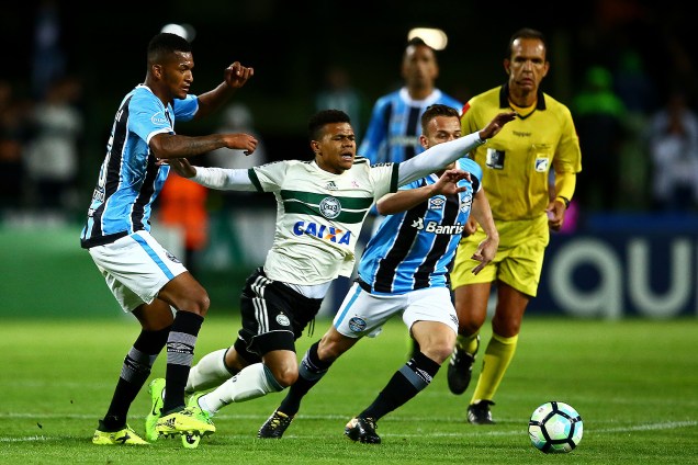 Partida entre Coritiba e Grêmio, válida pela 28ª rodada do Campeonato Brasileiro de Futebol 2017, no Estádio Couto Pereira, em Curitiba (PR) - 15/10/2017
